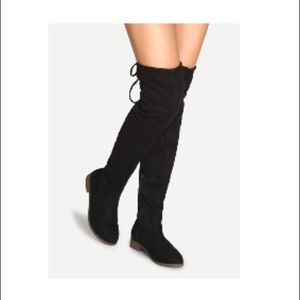 *BRAND NEW NEVER WORN* Knee high suede black boots
